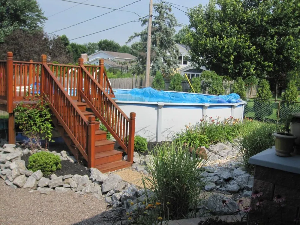 Professional yard maintenance for homes across williamsville, NY - Jay's Landscaping