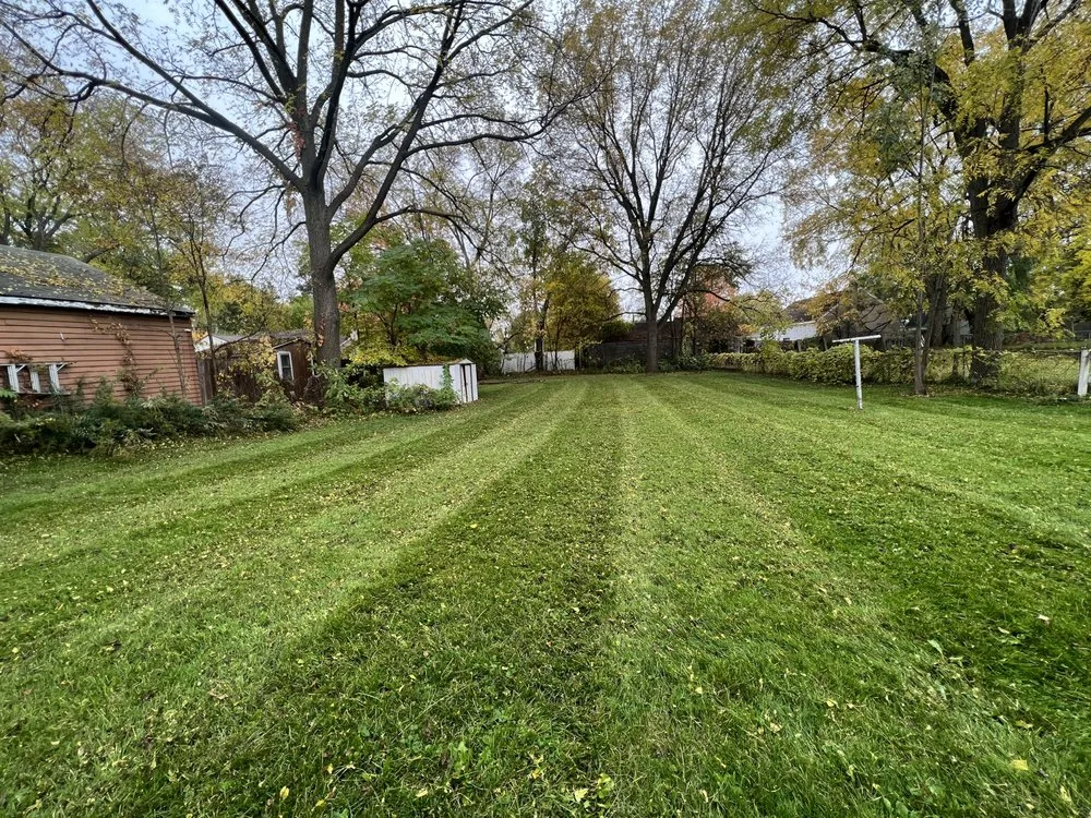 Reliable lawn mowing service in Lansing, MI - Jays Lawn Care and Snow