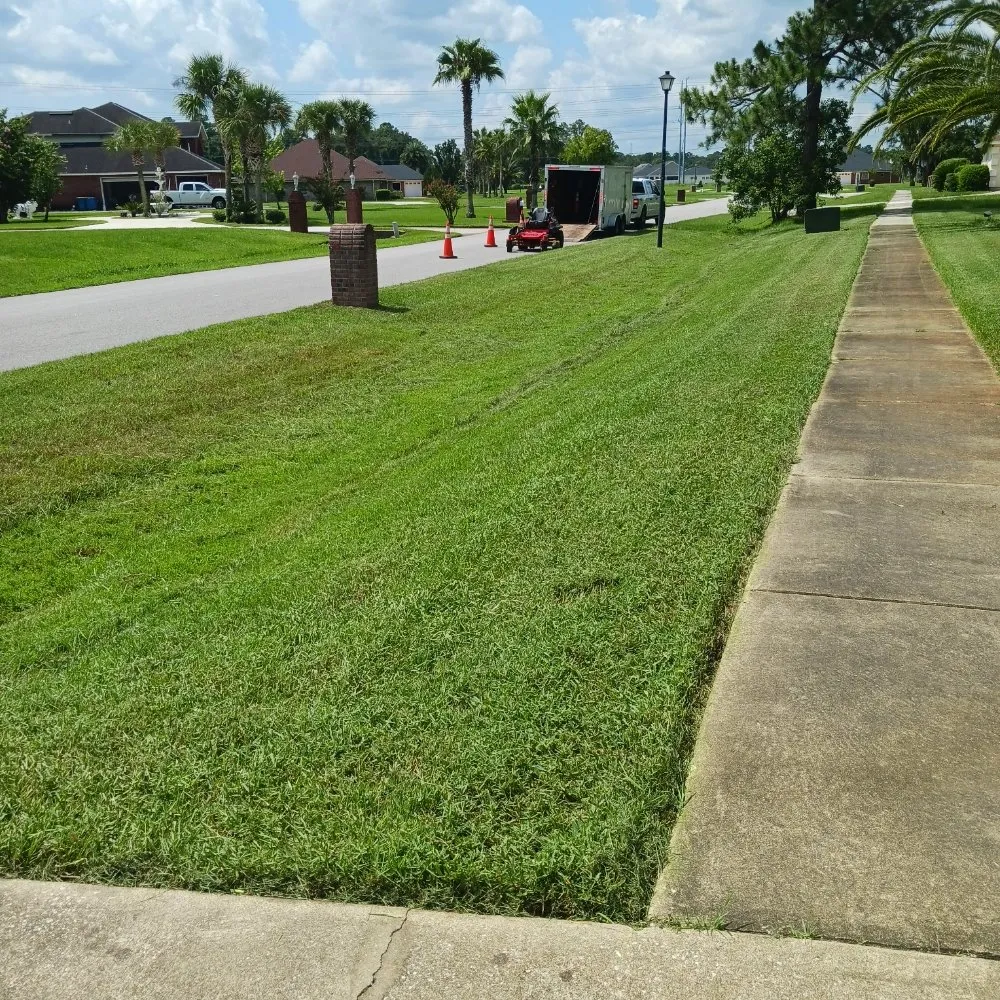 Reliable yard maintenance for homes in Jacksonville, FL by Jays Lawn Service