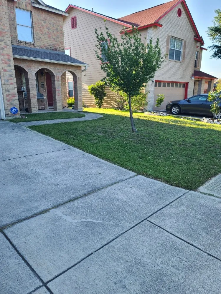 Local garden landscaping near you in San Antonio, TX by Jay's lawn service