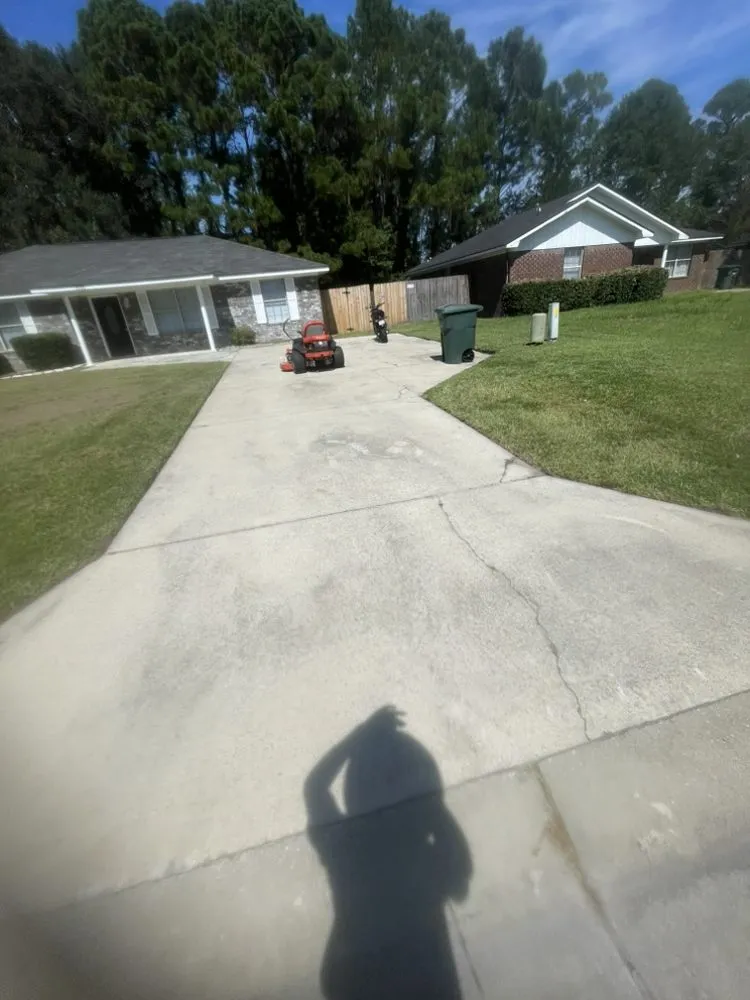 Custom yard cleanup service in Allenhurst, GA by Jays Lawncare