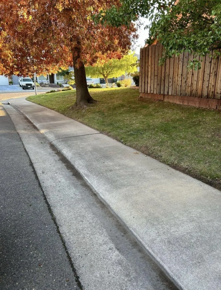 Custom garden landscaping in SACRAMENTO, CA by Jay’s Mowing And Lawn Care