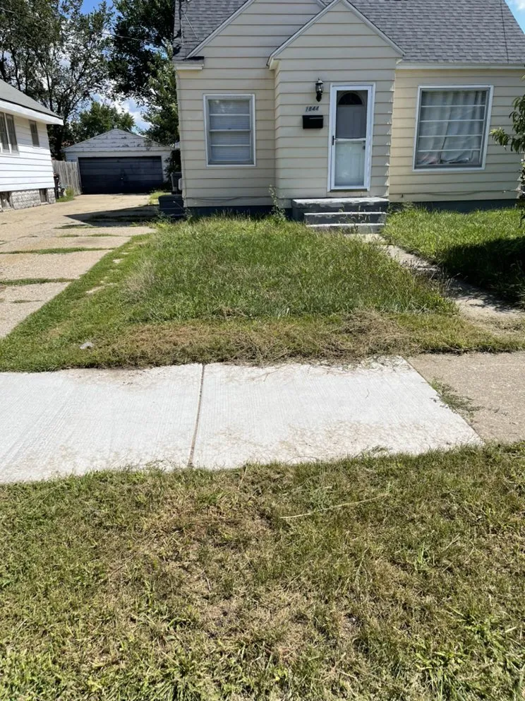 Trusted garden landscaping for homes in Wyoming, MI by Jay’s Mowing