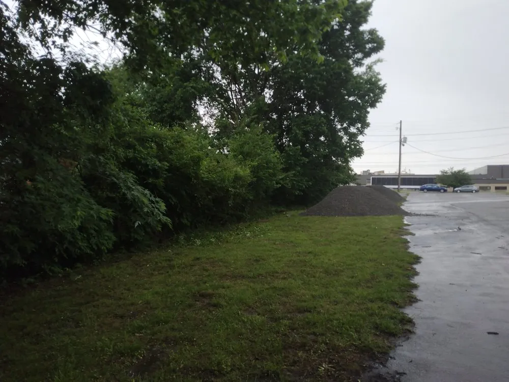 Professional yard maintenance with custom design in Byhalia, MS by Jay's tractor and lawn