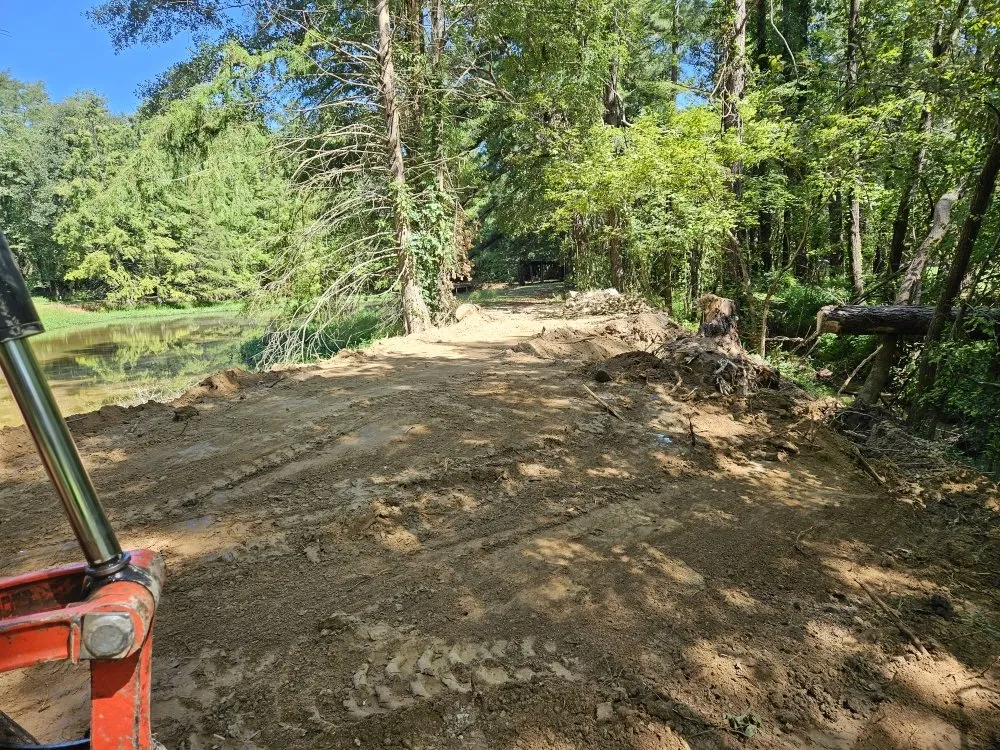 Expert outdoor landscaping experts serving Byhalia, MS - Jay's tractor and lawn