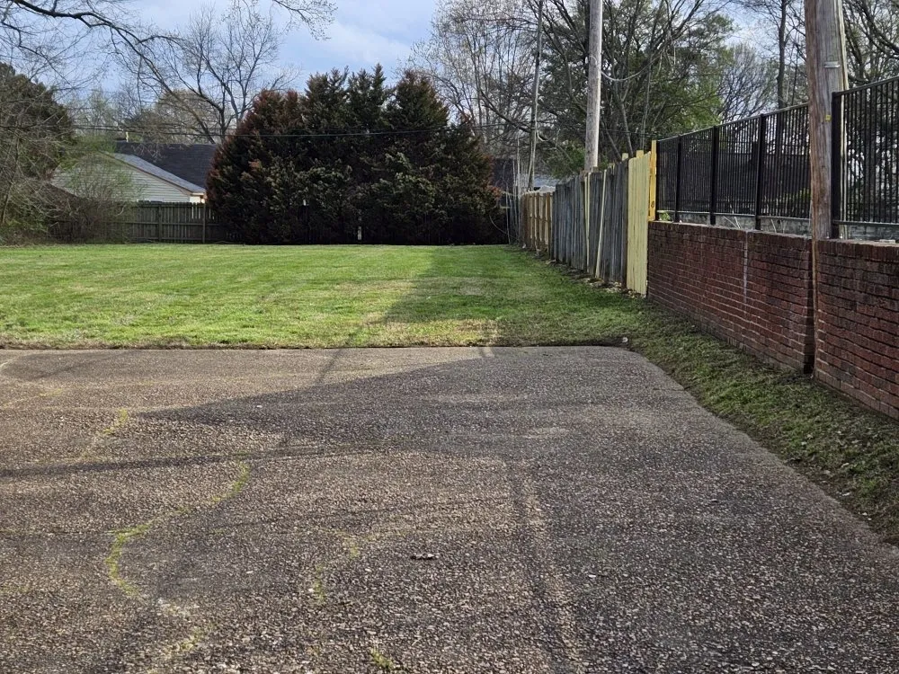 Expert landscaping services experts serving Byhalia, MS - Jay's tractor and lawn