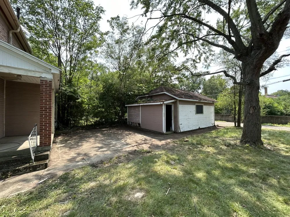 Professional outdoor landscaping in Dayton, OH - Jay’s Transformations