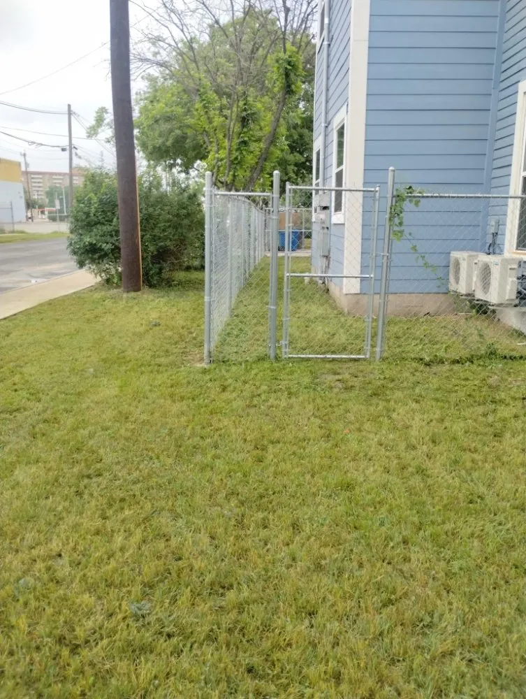 Trusted lawn care service in San Antonio, TX - Jay's Tree & Lawn Service