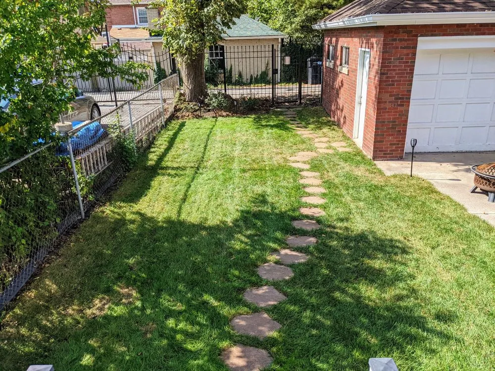 Reliable lawn mowing service experts serving Chicago, IL - Jayscapes Landscaping Service