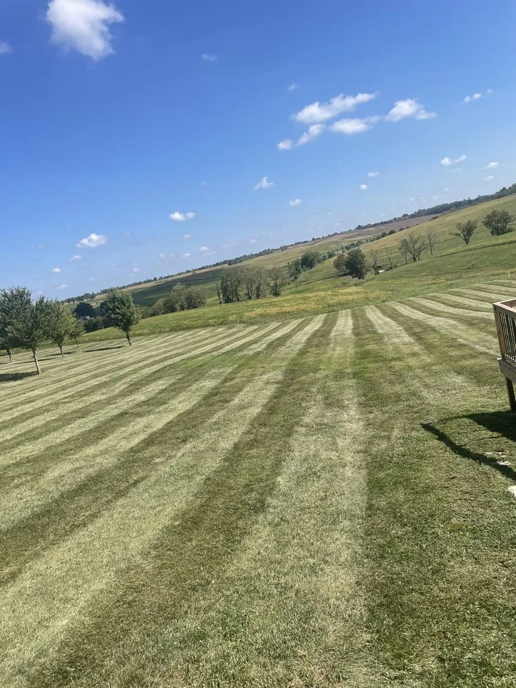 Expert lawn mowing service in Springfield, KY - Jayson’s lawn care