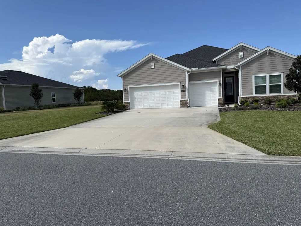 Trusted lawn mowing service in Palm Coast, FL - Jb & Sons Lawn Care