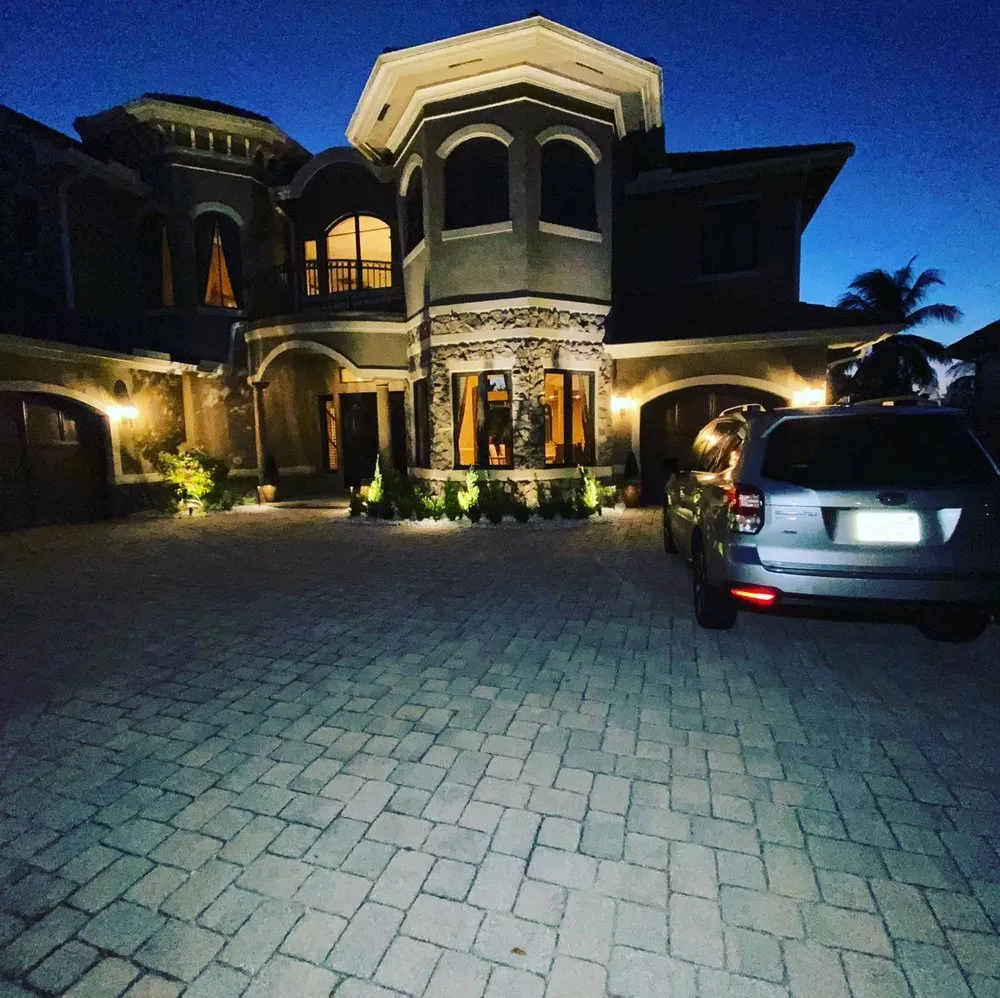 Expert lawn mowing service experts serving Boynton Beach, FL - JB And Son Lawn Care