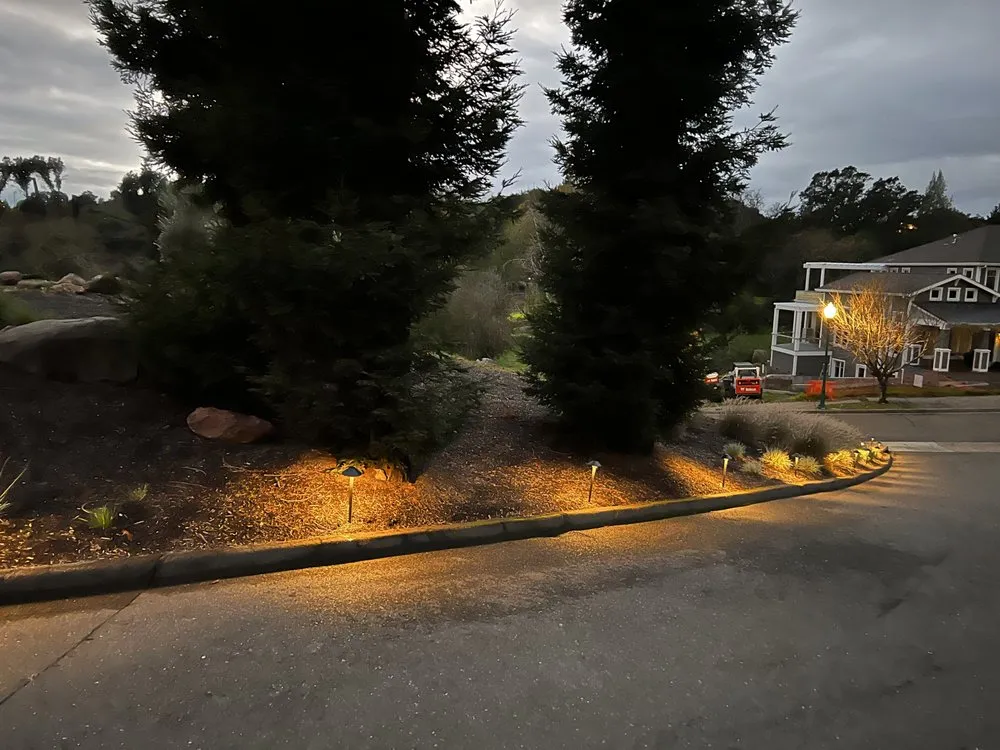 Custom yard maintenance for beautiful yards in Windsor, CA by JB Landscape