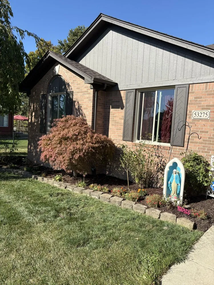 Custom garden landscaping for beautiful yards in New Baltimore, MI by J&B Landscaping