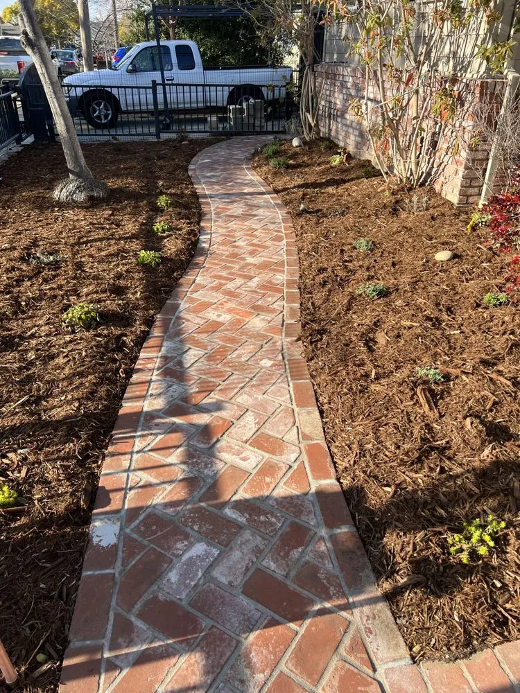 Expert lawn mowing service in Palo Alto, CA - JB Landscaping