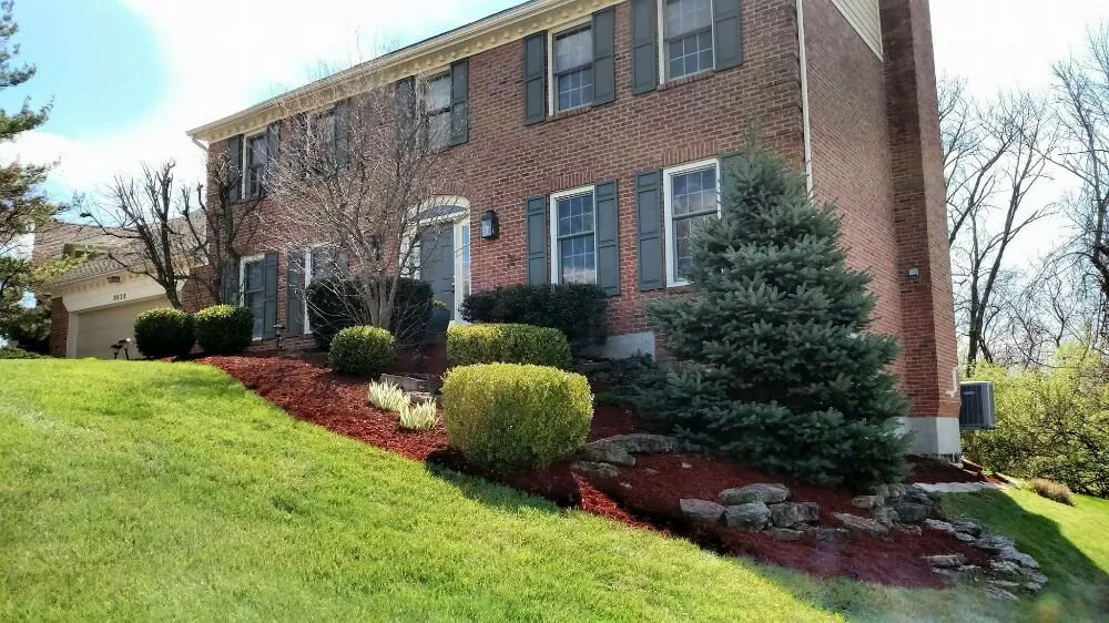 Trusted yard cleanup service for beautiful yards in Cincinnati, OH by JB Landscaping Service