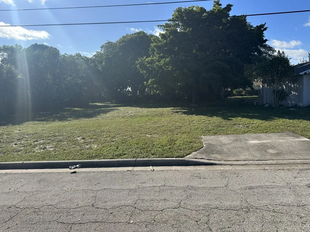 Local yard maintenance for homes in West Palm Beach, FL by JB Landscaping