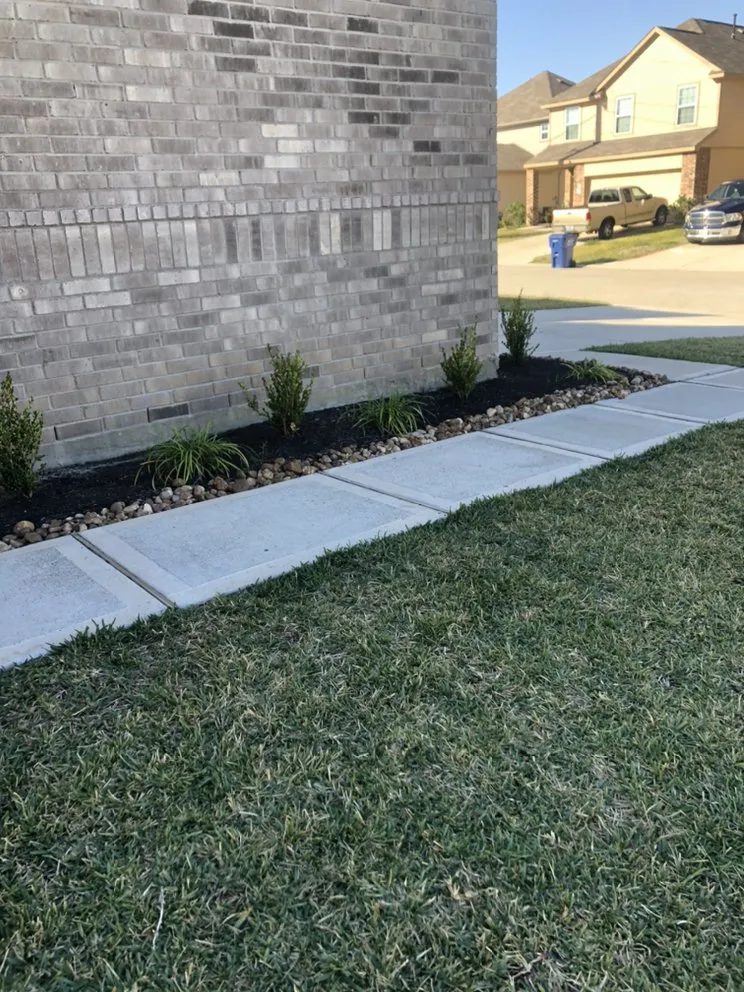 Reliable lawn mowing service for residential properties across Willis, TX - JB landscaping