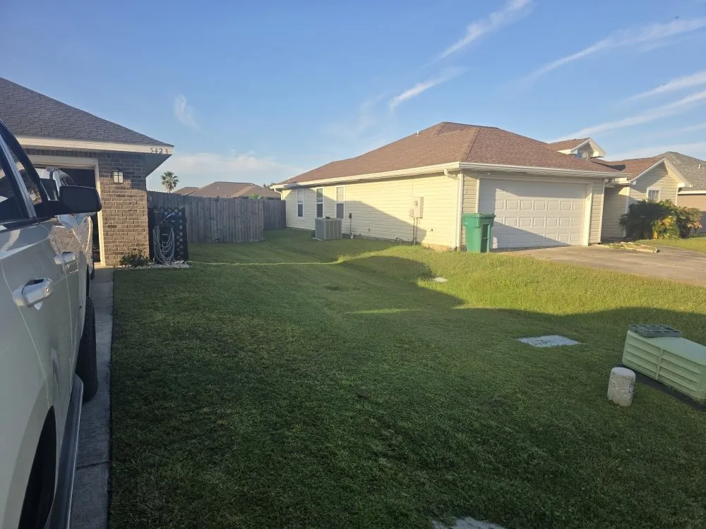 Reliable yard maintenance in Callaway, FL by J&B Lawn & Landscape
