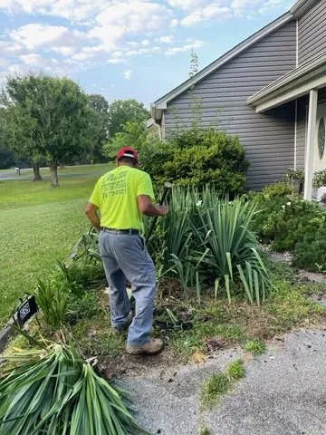 Top-rated outdoor landscaping experts serving Bowling Green, KY - JB Lawn & Landscaping
