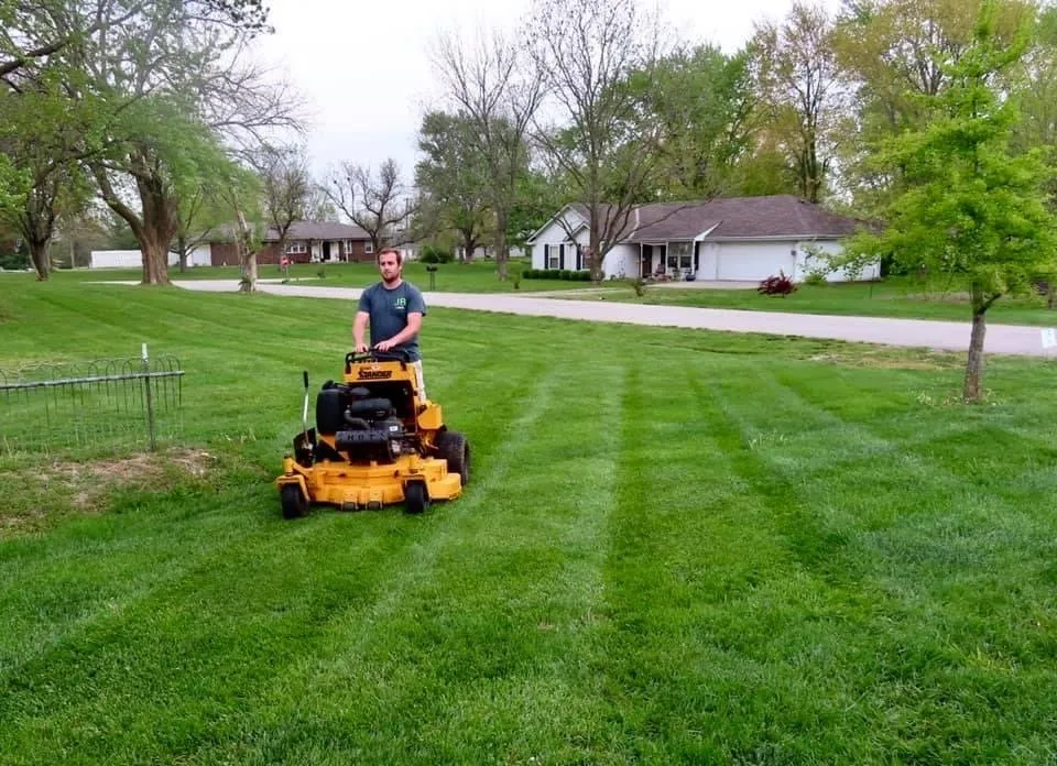 Affordable lawn mowing service in Garden City, MO by JB Lawns