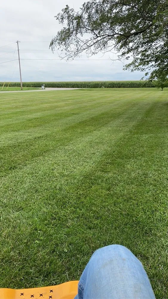 Expert landscape design with custom design in Findlay, OH by JB Mowing And Lawncare