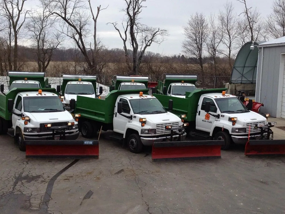 Top-rated lawn mowing service experts serving Dayton, OH - JB Mulch