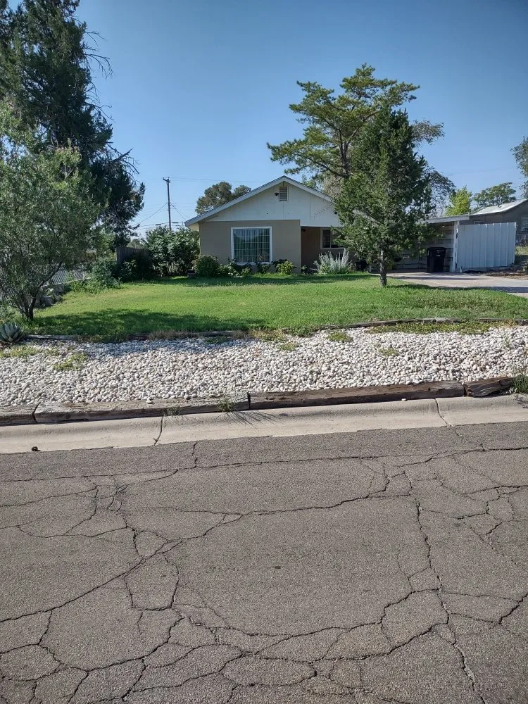 Top-rated yard maintenance for outdoor upgrades across Roswell, NM - J&B Service's