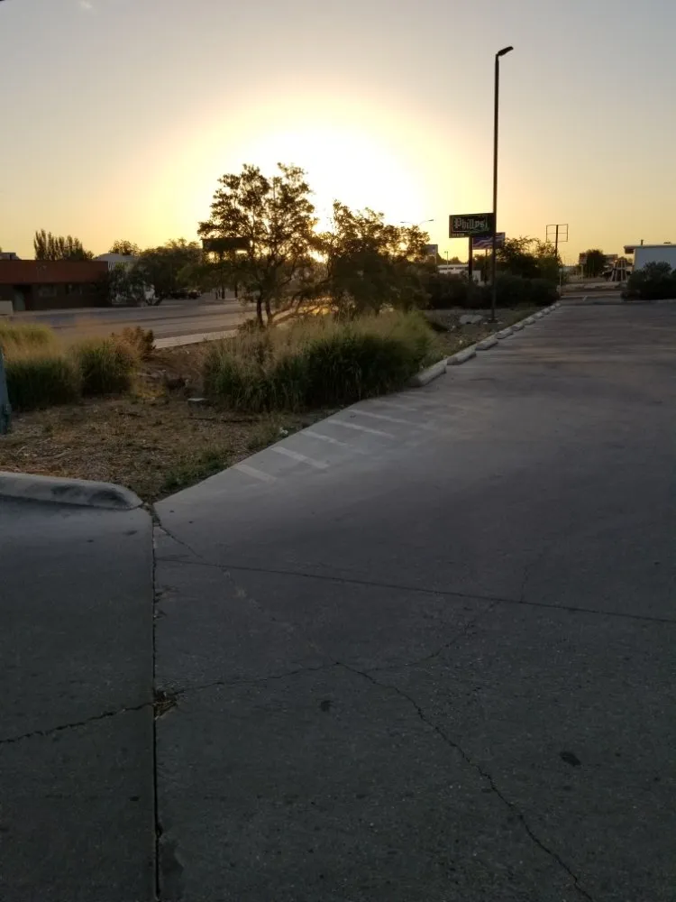 Affordable lawn care service for homes across Roswell, NM - J&B Service's