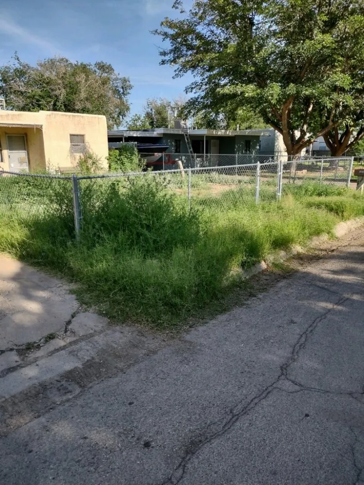 Expert lawn mowing service for homes in Roswell, NM by J&B Service's