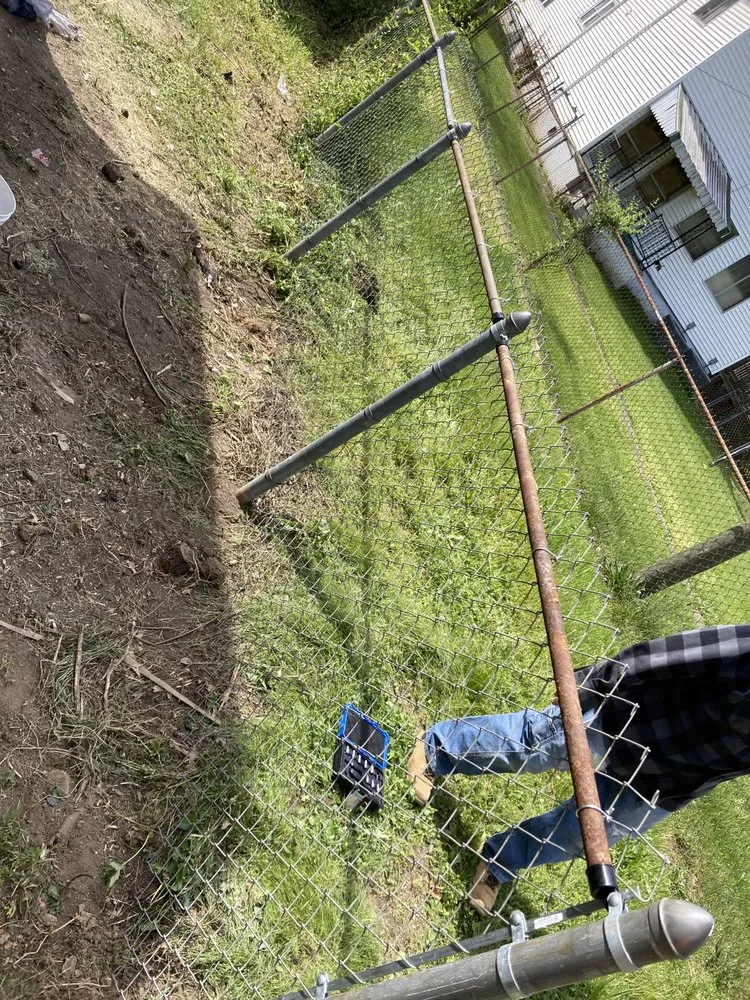 Local lawn mowing service in Huntington, WV by J&B Tree and Lawncare