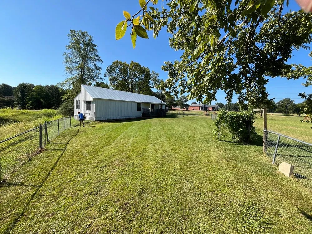 Trusted lawn care service in Oxford, MS - JB’s Lawn & Landscape