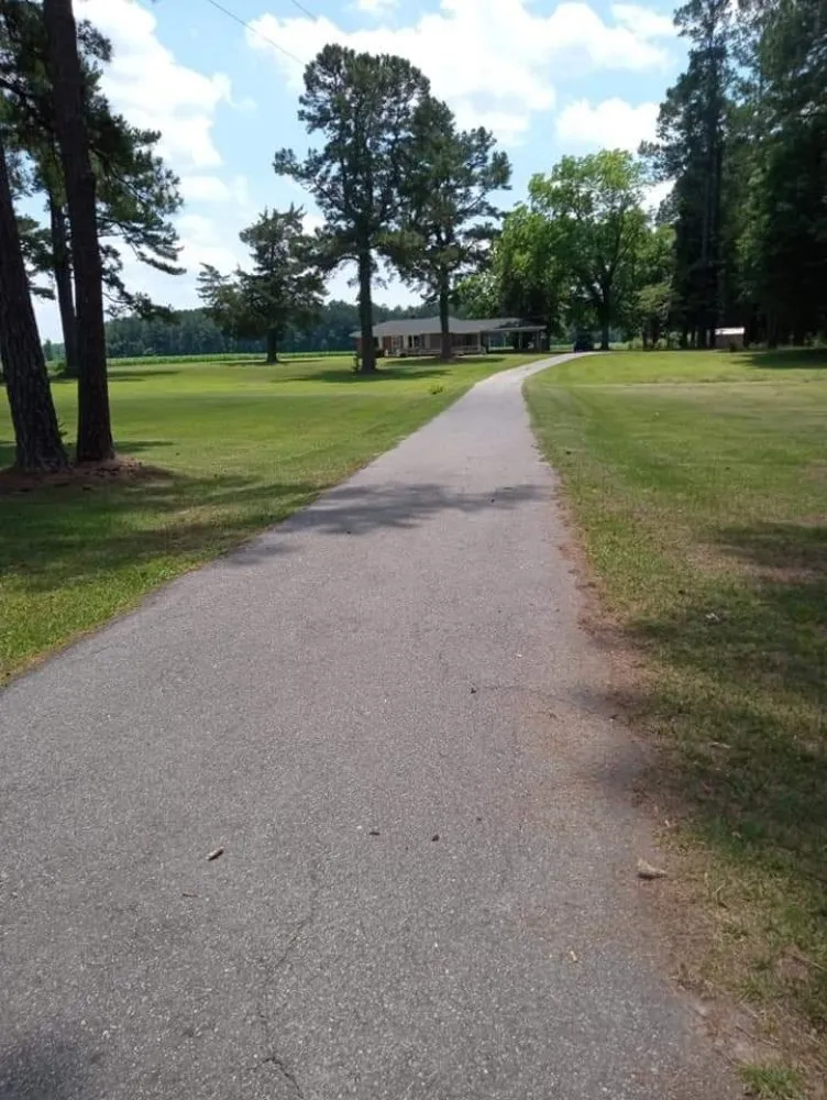 Professional yard maintenance for beautiful yards in Lake City, SC by JBug's Lawn Care Service