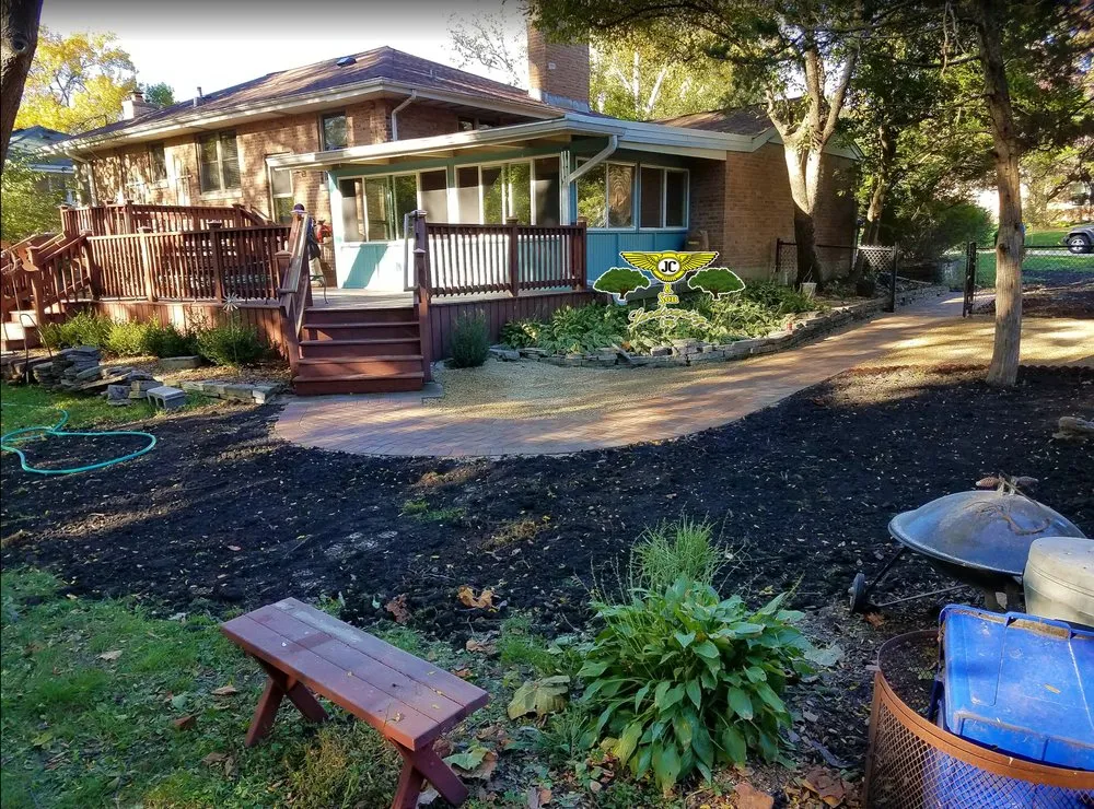 Professional yard cleanup service in Glendale Heights, IL by JC & Son Landscaping