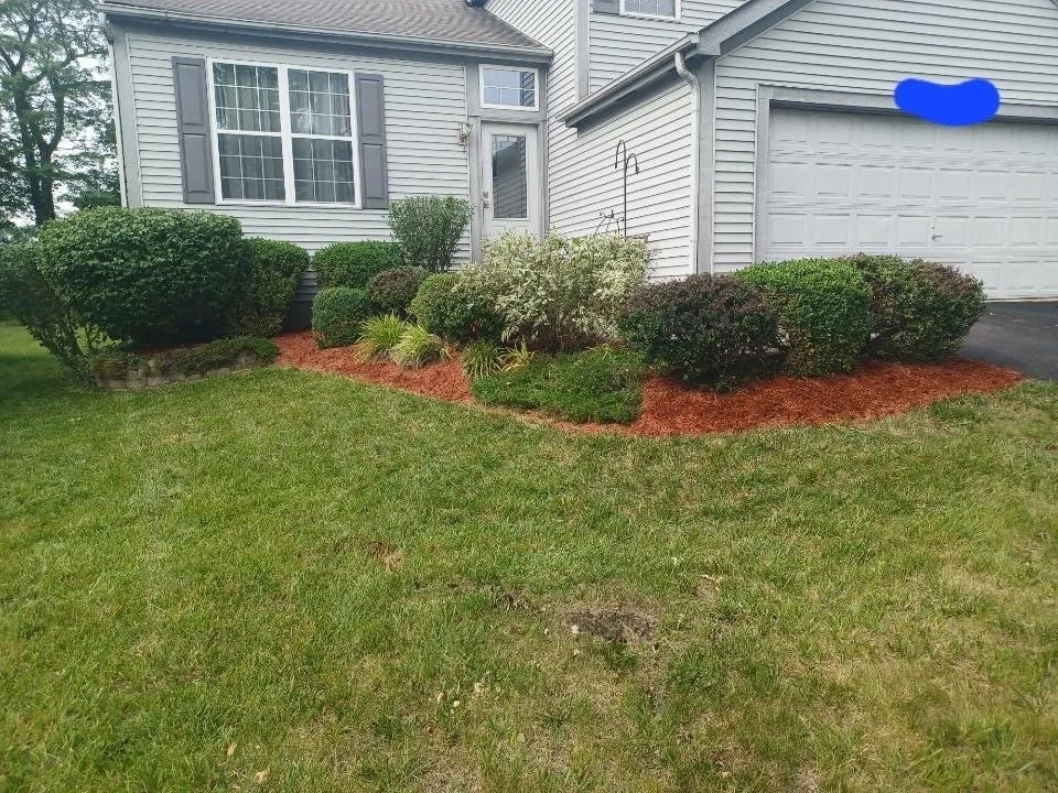 Custom garden landscaping experts serving Columbus, OH - J&C Family Cleaning and Lawn Care