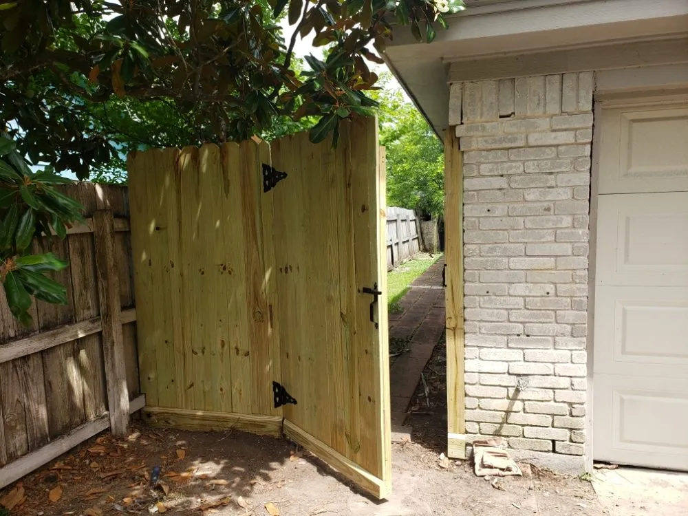 Top-rated lawn mowing service in Dickinson, TX - JC Landscaping and Fencing