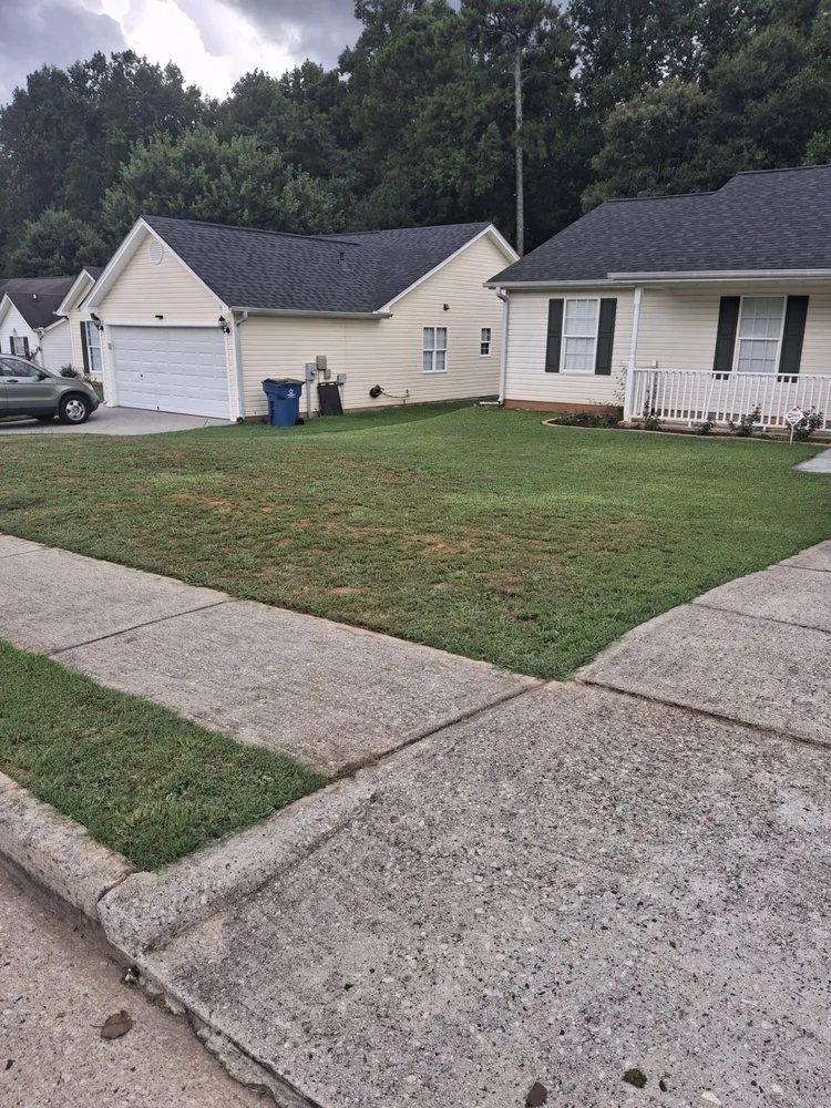 Professional garden landscaping for beautiful yards in Lilburn, GA by JC LANDSCAPING