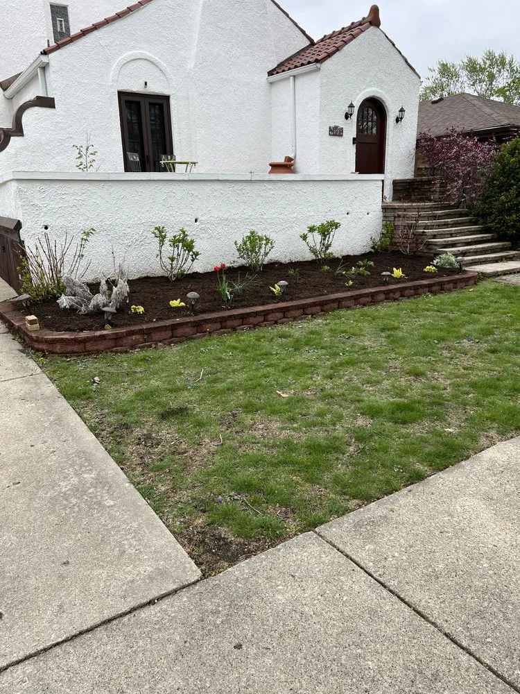 Local lawn mowing service experts serving Park Ridge, IL - JC Landscaping