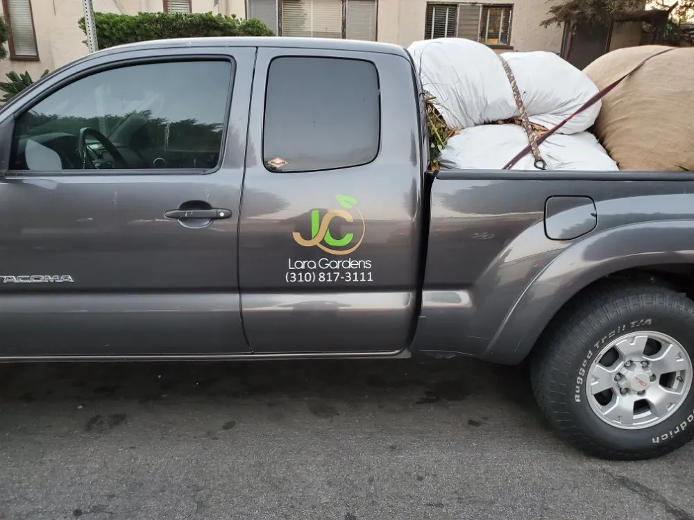 Top-rated landscaping services in Inglewood, CA by JC Lara Gardens