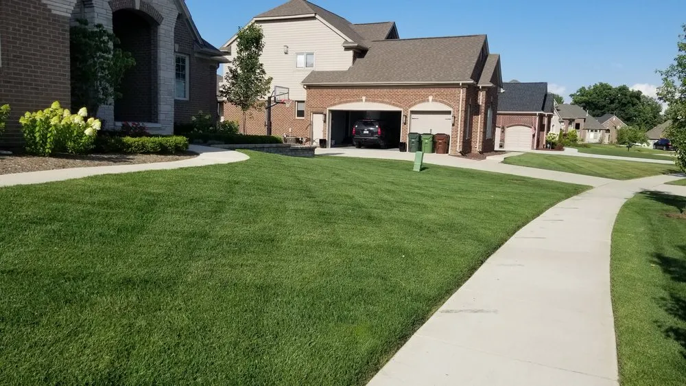 Expert yard maintenance experts serving New Baltimore, MI - JC Lawnscaping