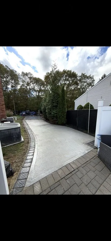 Custom outdoor landscaping experts serving Bay Shore, NY - JC Masonry & Concrete