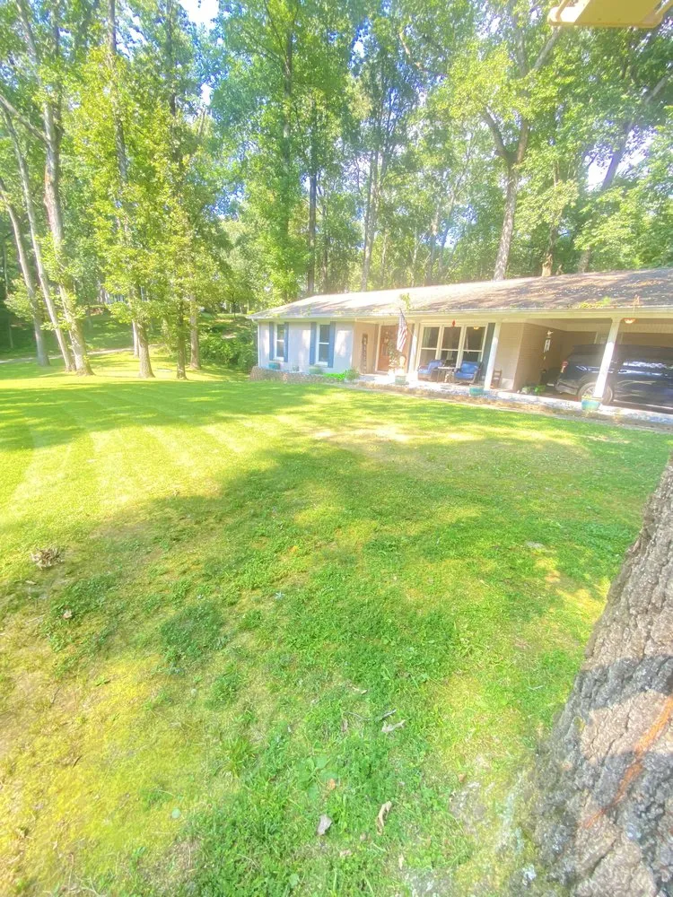 Custom yard maintenance in Hartselle, AL by JC Mowing and Yard Services