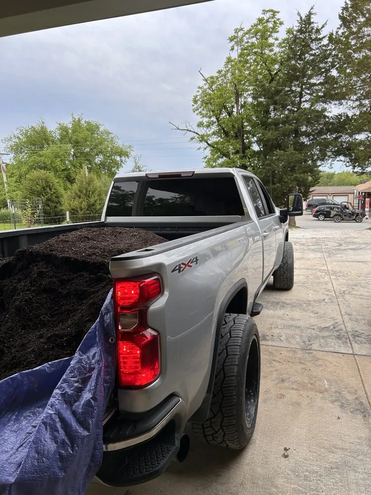 Trusted lawn mowing service experts serving Troy, MO - J&C Outdoor Works