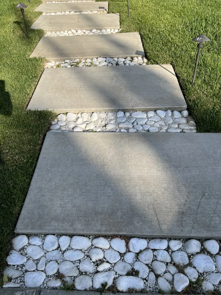 Reliable yard maintenance in Laguna Hills, CA by JC Scape