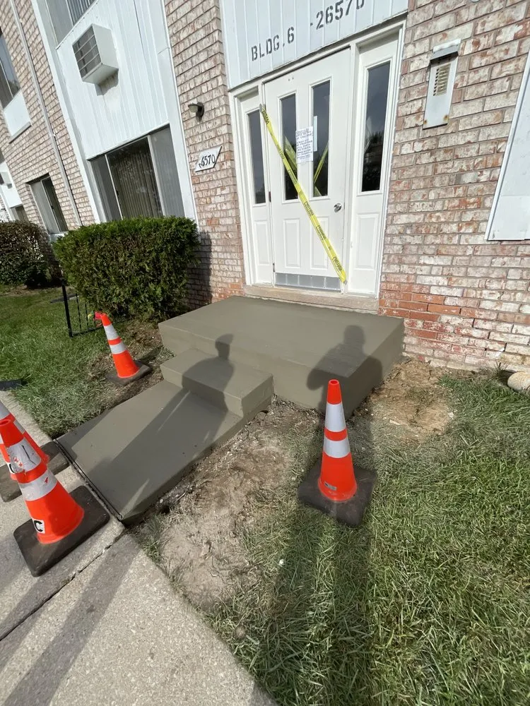 Top-rated landscaping services experts serving Lincoln Park, MI - JCDC Construction