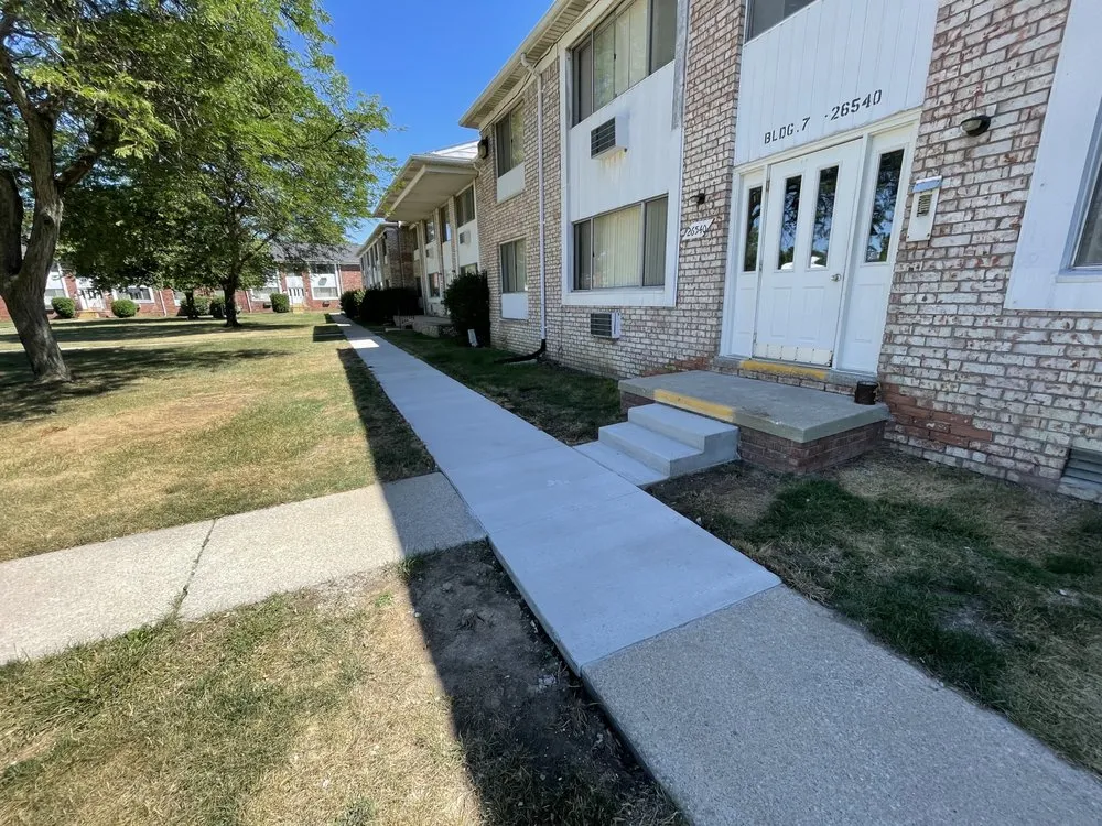 Expert yard cleanup service in Lincoln Park, MI - JCDC Construction