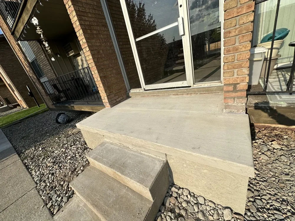 Expert residential landscaping in Lincoln Park, MI by JCDC Construction