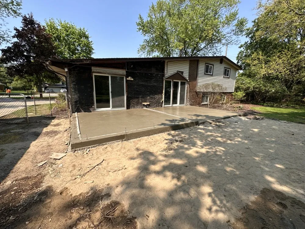 Top-rated yard maintenance in Lincoln Park, MI by JCDC Construction