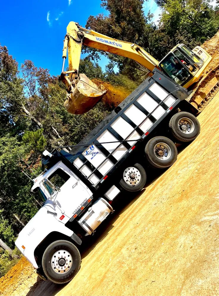 Local yard cleanup service for beautiful yards across Hephzibah, GA - JCH hauling and Sitework