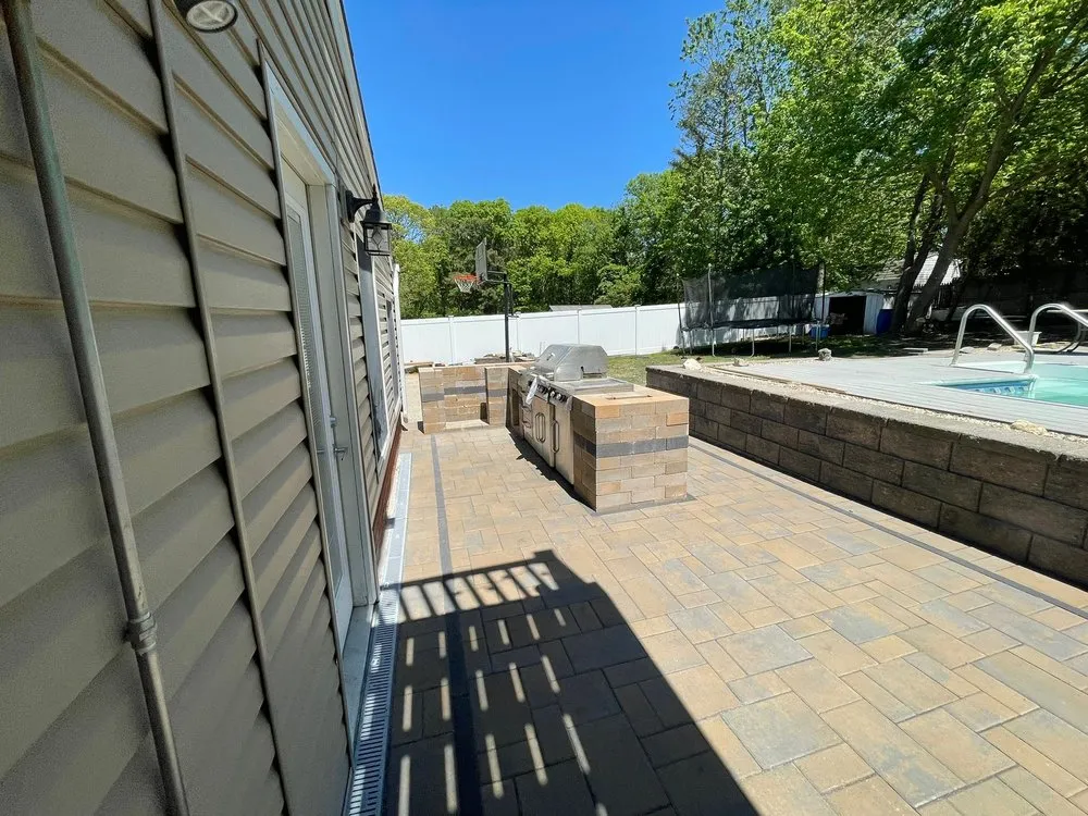 Custom yard maintenance in Medford, NY - JC's Landscape & Masonry